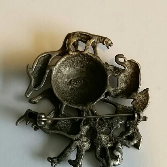 PureUnique Pewter Animal Brooch. 0 - Picture 3 of 4